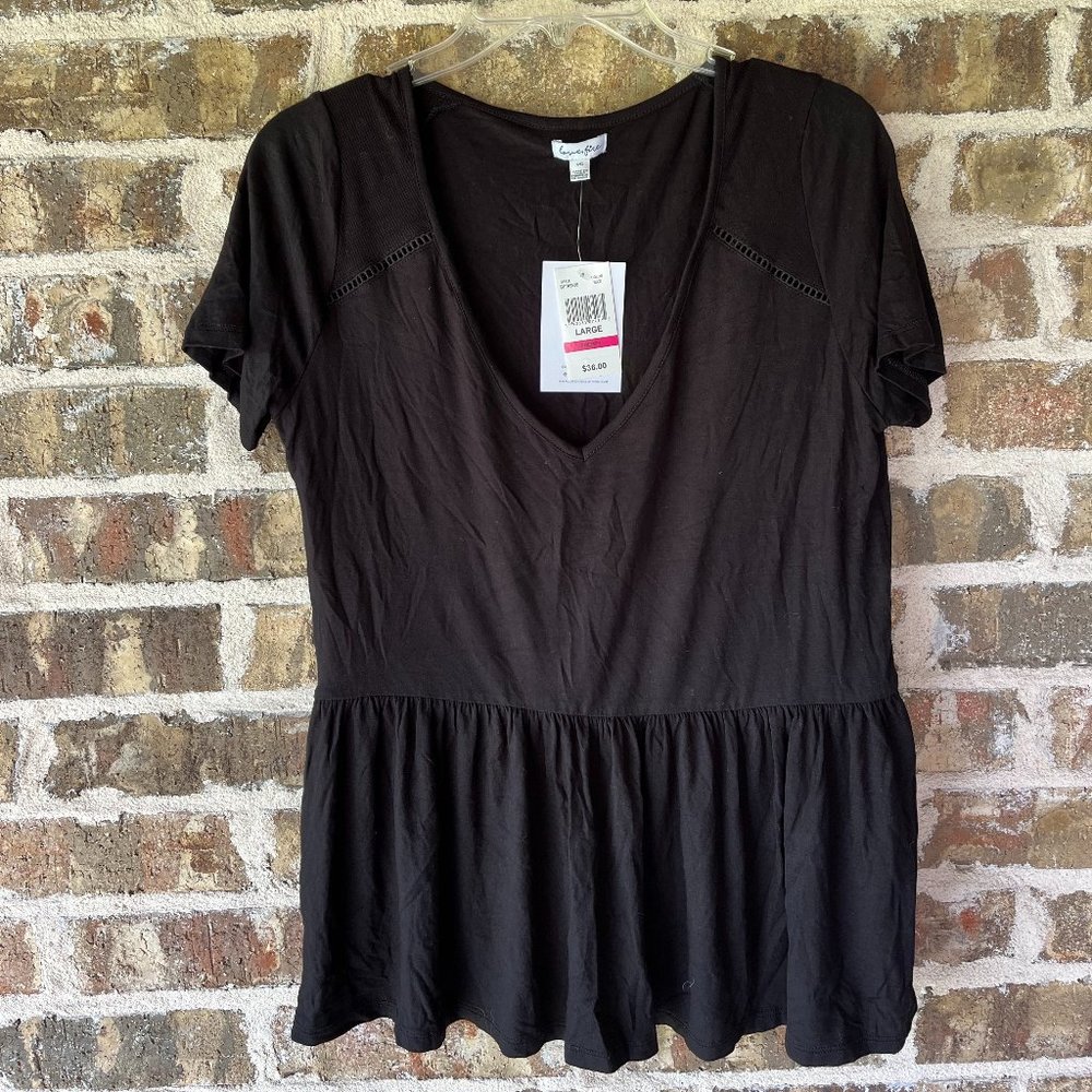 LoveFire Black vneck top